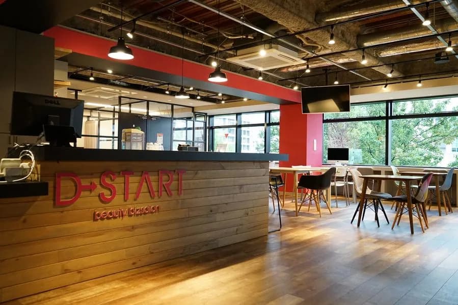 D→START名古屋栄本店の会場内観